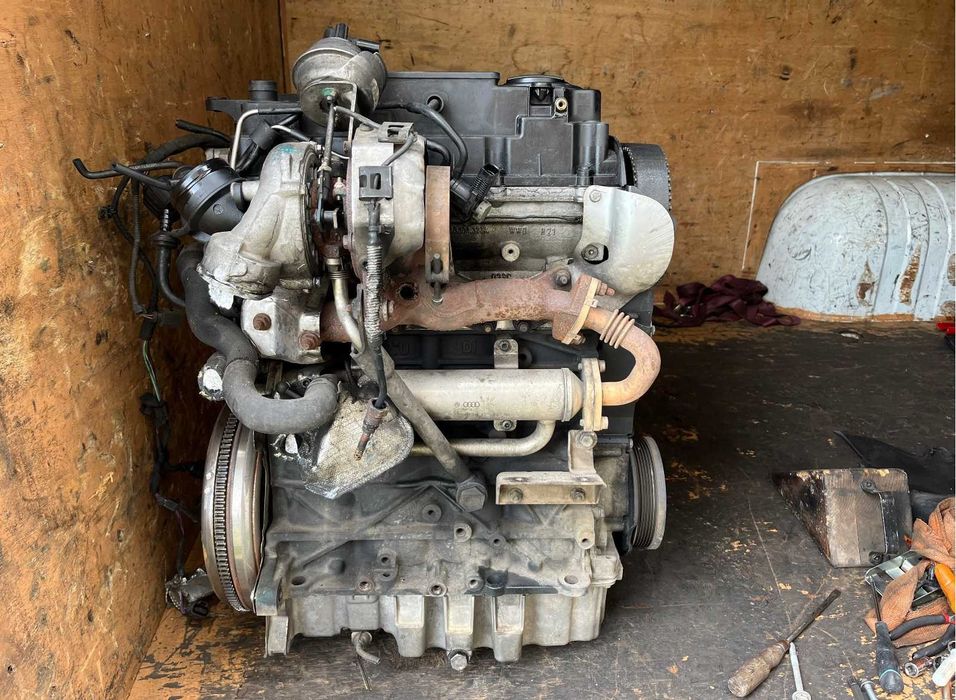 двигател за VW Passat B6 2.0 tdi BMR на части