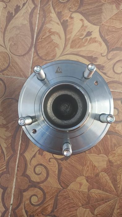 Задняя ступица с подшипником