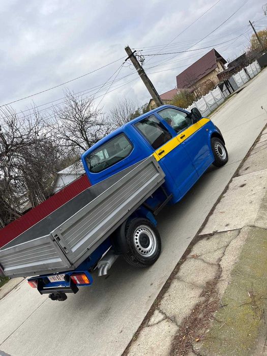 Vand Volkswagen Transporter T5 Doka cu 6 locuri și ladă