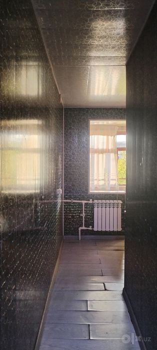 Чирчик, 4м/н 24дом,4этаж, 2х ком, 33000у.е