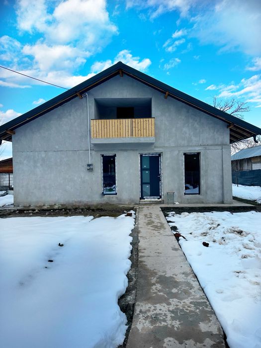 Casa de vanzare la padure