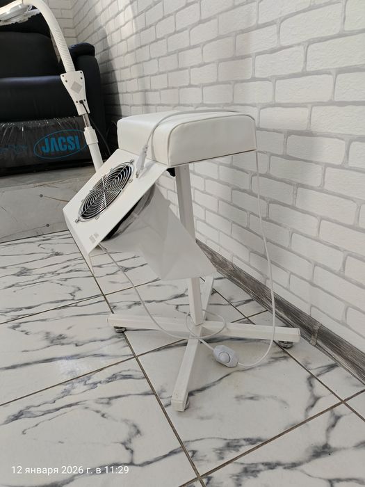 Продам вытяжку для педикюра