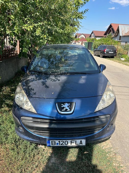 Peugeot 207.