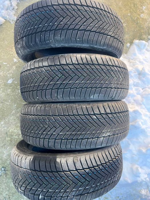 Vand 4 anvelope noi de iarna