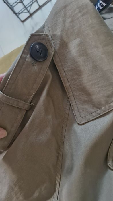 Петролено зелен тренчкот Zara