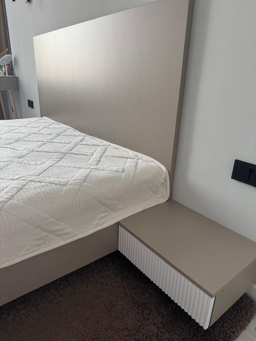 Двухспальная кровать