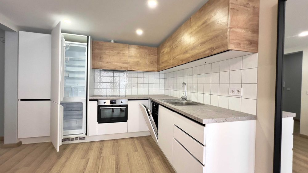 Дава се под наем Двустаен апартамент в Варна, Бриз - 70 кв.м за 750 € - Снимка #5