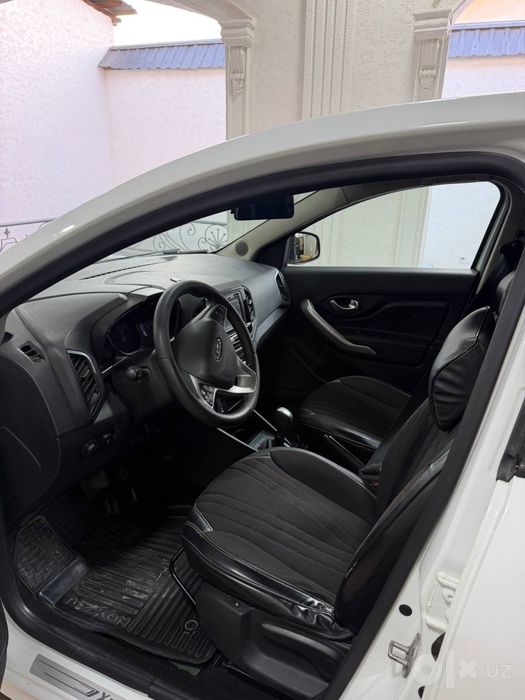 Машина, Lada Xray