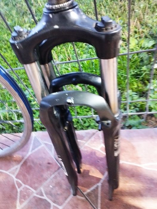 Vând roata de bicicleta 26 R și furcă 27.5 și 28