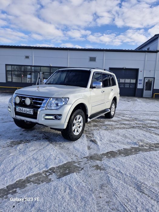 Продам  Митсубиси паджеро 4