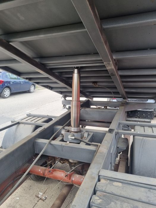 Iveco daily basculabil cu macara