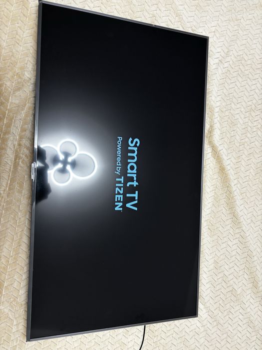 Televizor Samsung placa de baza defecta pentru dezmembrari.