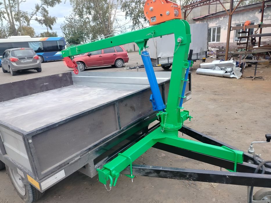 Продам мини кран манипулятор универсальный.