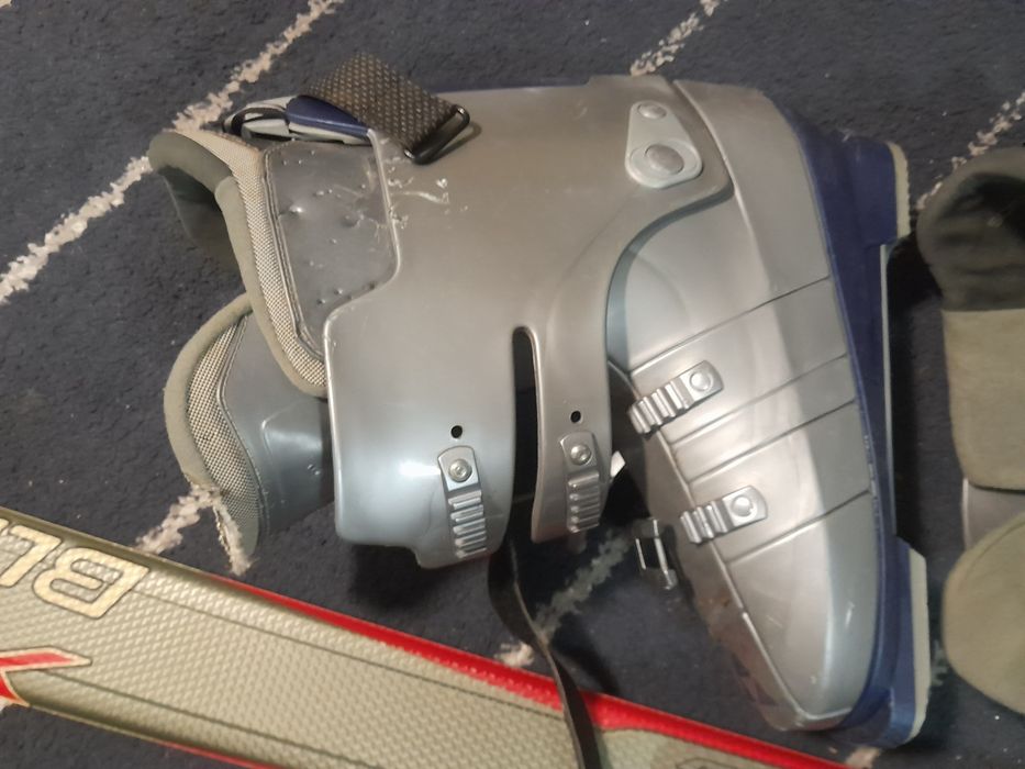 Sky-uri și clăpari pentru adulți