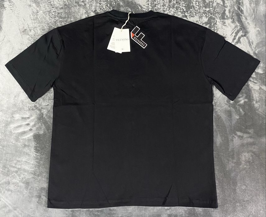 Vand tricou nou de barbati Valentino