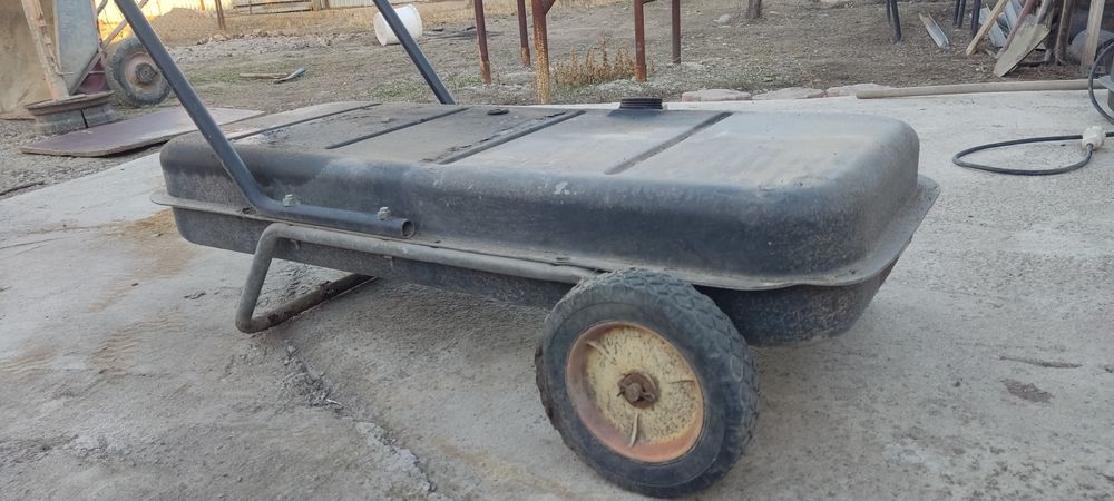 Канистра на колёсах