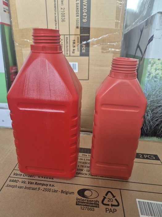 Flacoane / Recipiente / Bidoane plastic / Pet 1L și 0.5L – Ideale pentru Uleiuri / Chimicale sau orice altceva. Noi,  nefolosite