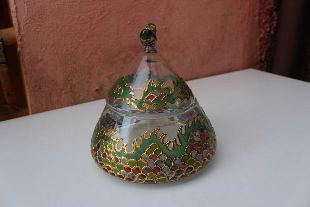 Bol sticla Bohemia, model sarpe / dragon, lucrat manual