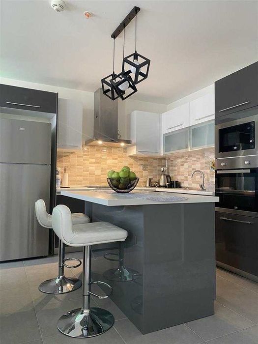 Дава се под наем Двустаен апартамент в Бургас, Славейков - 63 кв.м за 255 € - Снимка #2