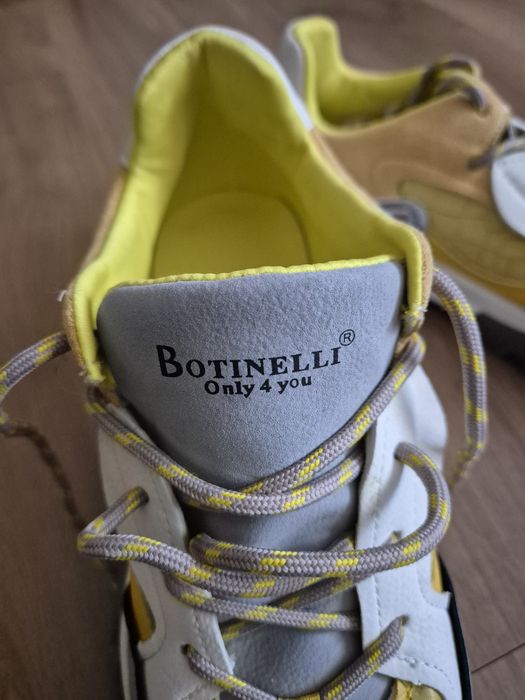 Snickers Botinelli, marimea 40, Italy