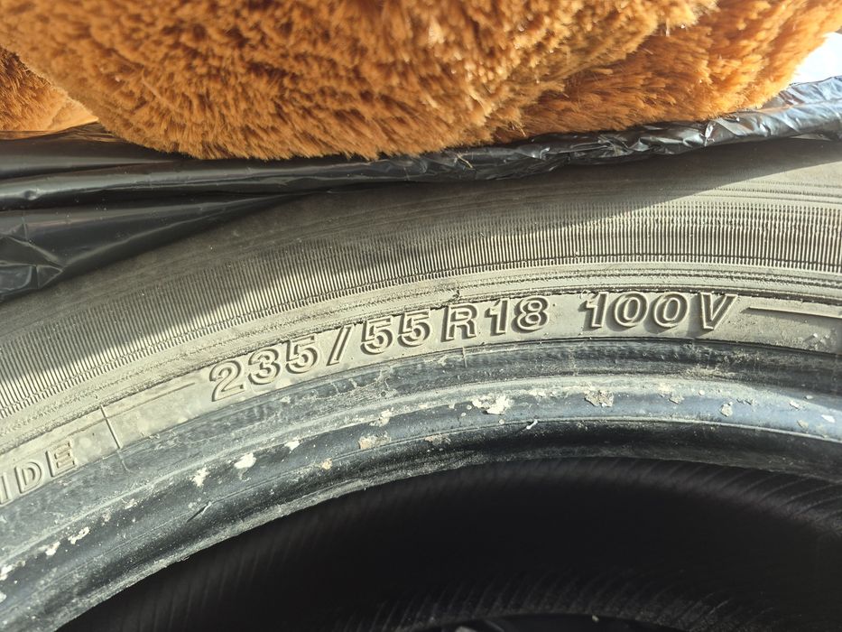 Шины 235/55 R18 100 v