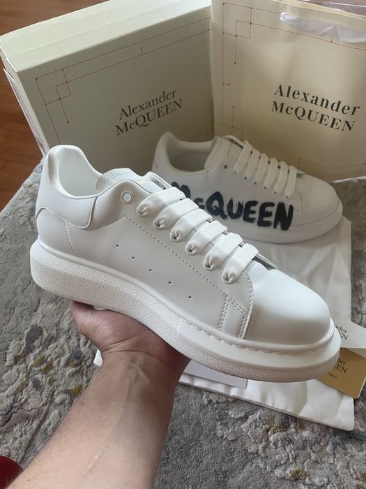 Alexander McQueen Grafitii