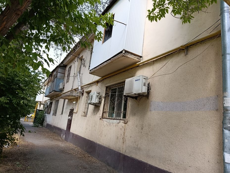 2хкомн кв в центре Абая140, 2эт