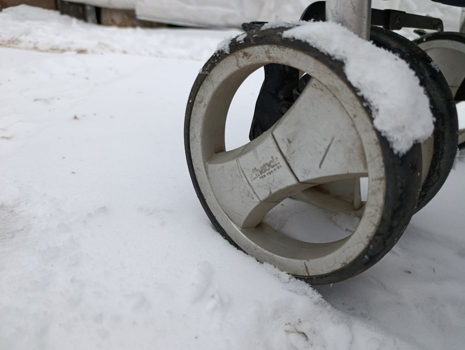 Коляска прогулочная в отличном состоянии