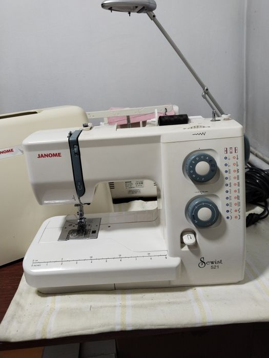 Швейная машинка Janome