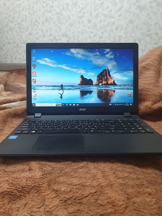 Офисный ноутбук Acer
