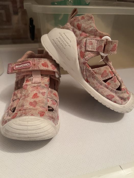 Продам детские сандалии Biomecanics