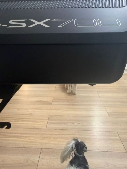 Продам синтезатор Ямаха PSR-SX 700