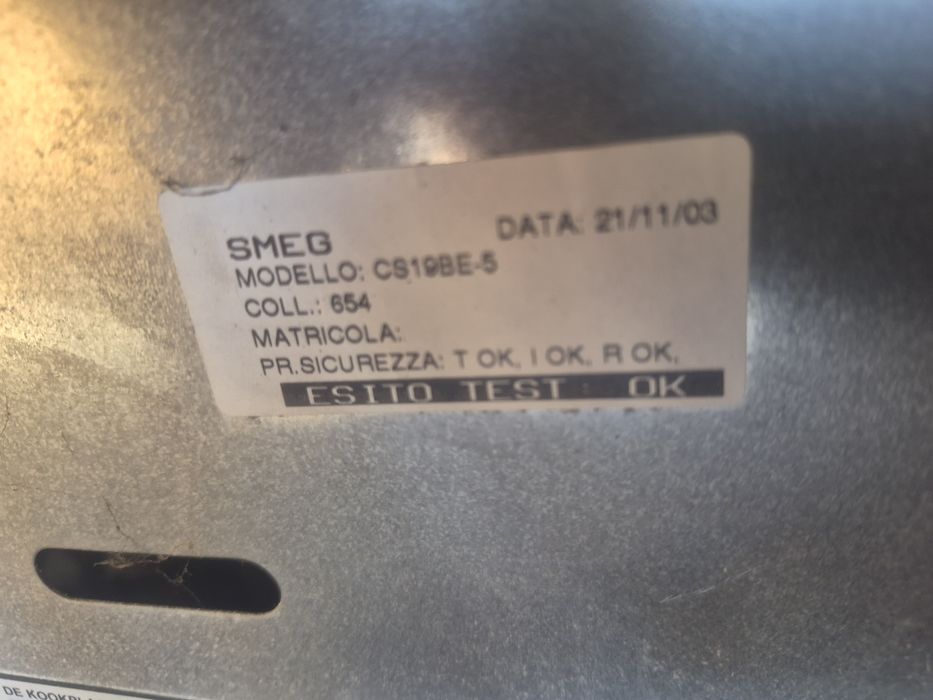 Vând aragaz profesional smeg