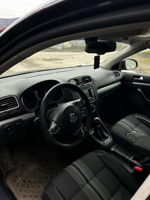 Volkswagen Golf VI  6