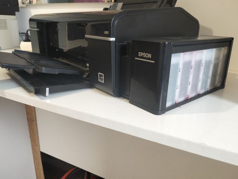 Epson L805 продам в хорошем состоянии