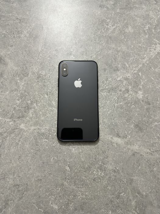 iPhone Xs 64GB Space Gray