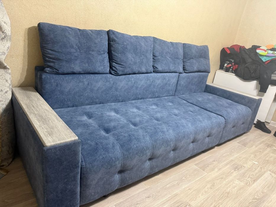 Срочно продам диван