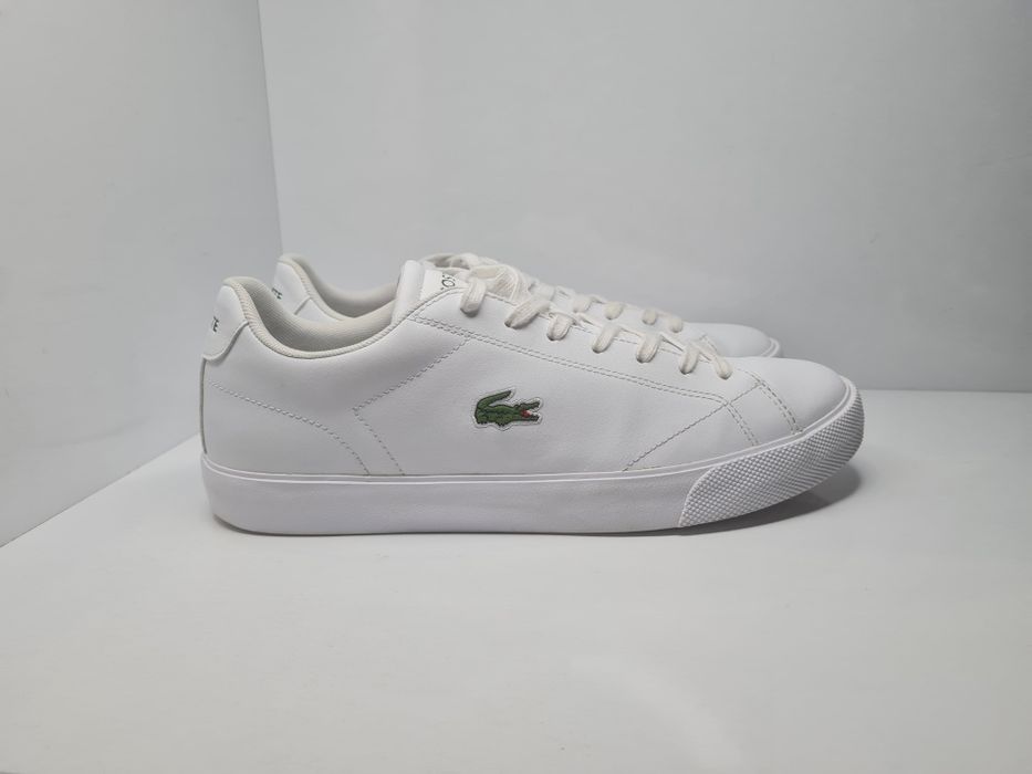 Кецове Lacoste 

Носени 1 път с кутия.

Размер 44 стелка 29 см.

Цена 35 евро.