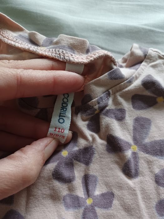 Запазени и нови дрехи за момиче