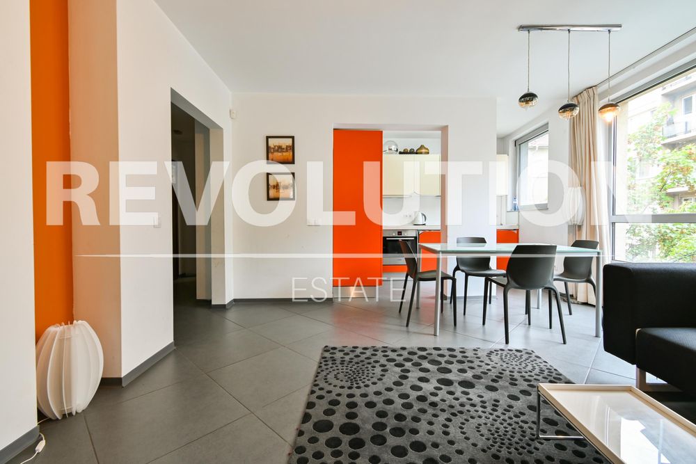 Дава се под наем Тристаен апартамент в София, Оборище - 100 кв.м за 1000 € - Снимка #1