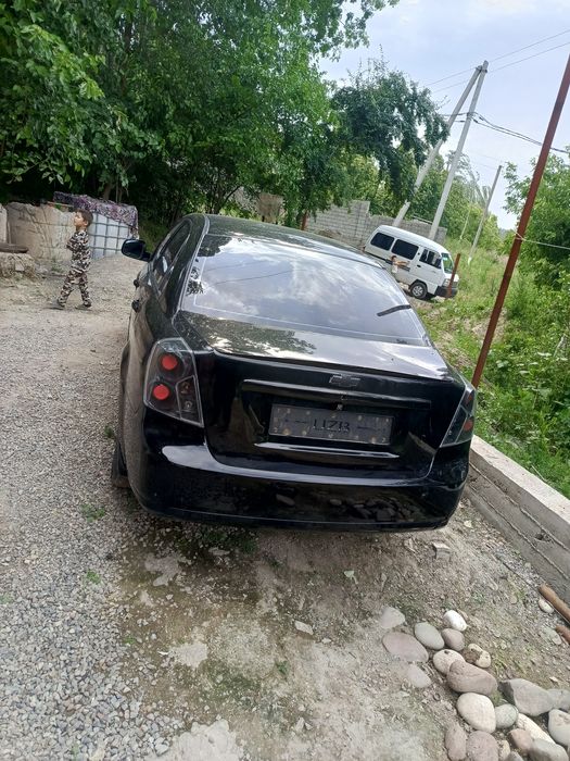 Lasetti jentra qilingan