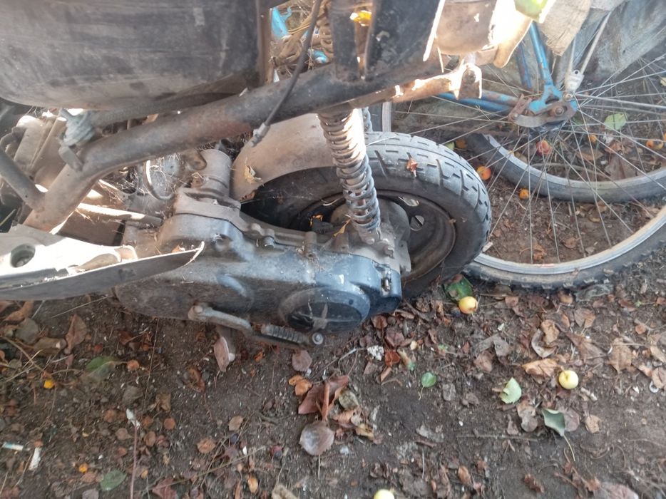 Продам скутер на запчасти