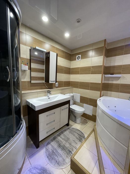 Сдается 3х ком. квартира, р-н пл. Республики