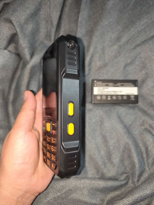 Телефон кнопочный servo h9, 2Сим, станция метро Москва