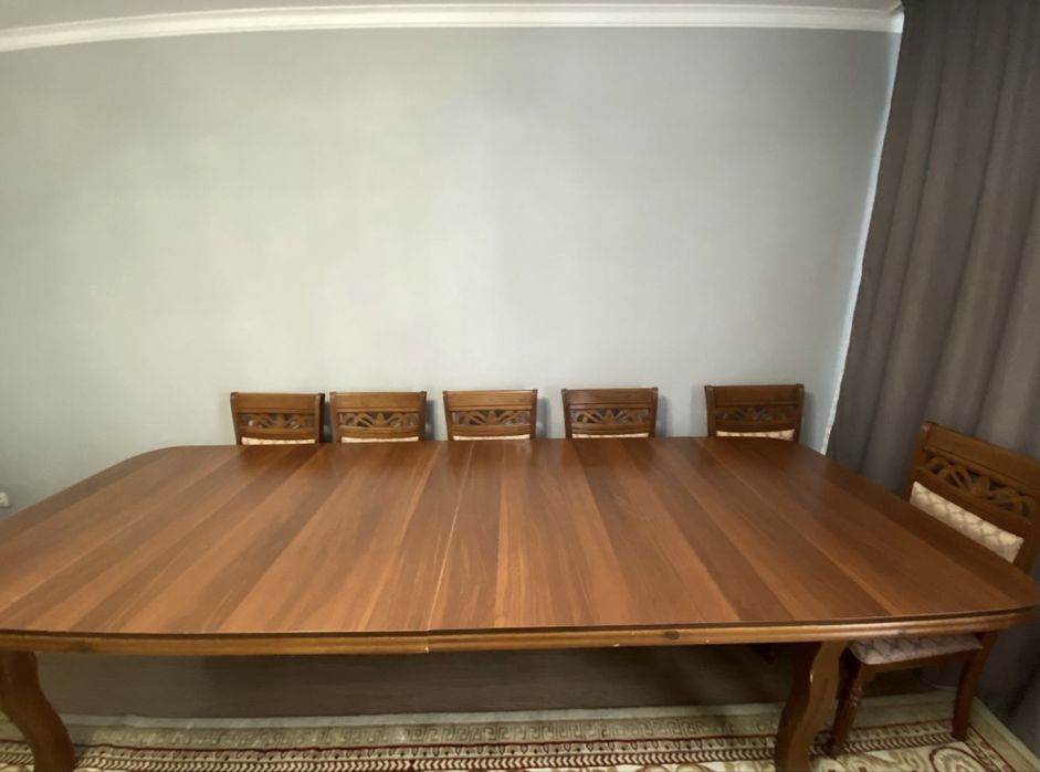 Срочно Продается стол гостевой