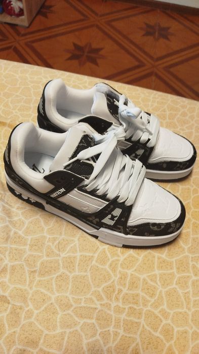 Vand Louis Vuitton Trainer,Alb,Negru