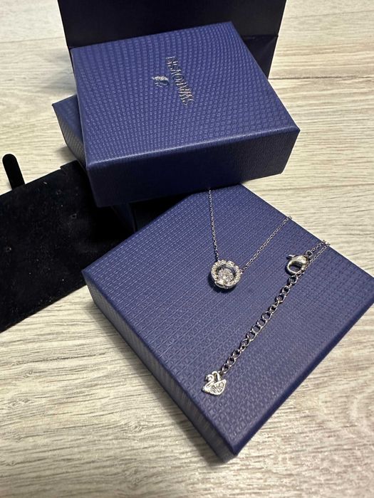 Колие Сваровски в сребрист цвят