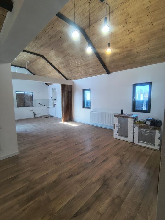 Casă de poveste într-o zonă liniștită, Ișalnița.