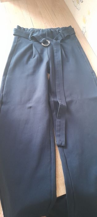 Продам школьную форму на девочку