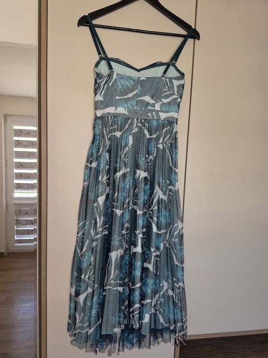 Официална рокля Guess, XS